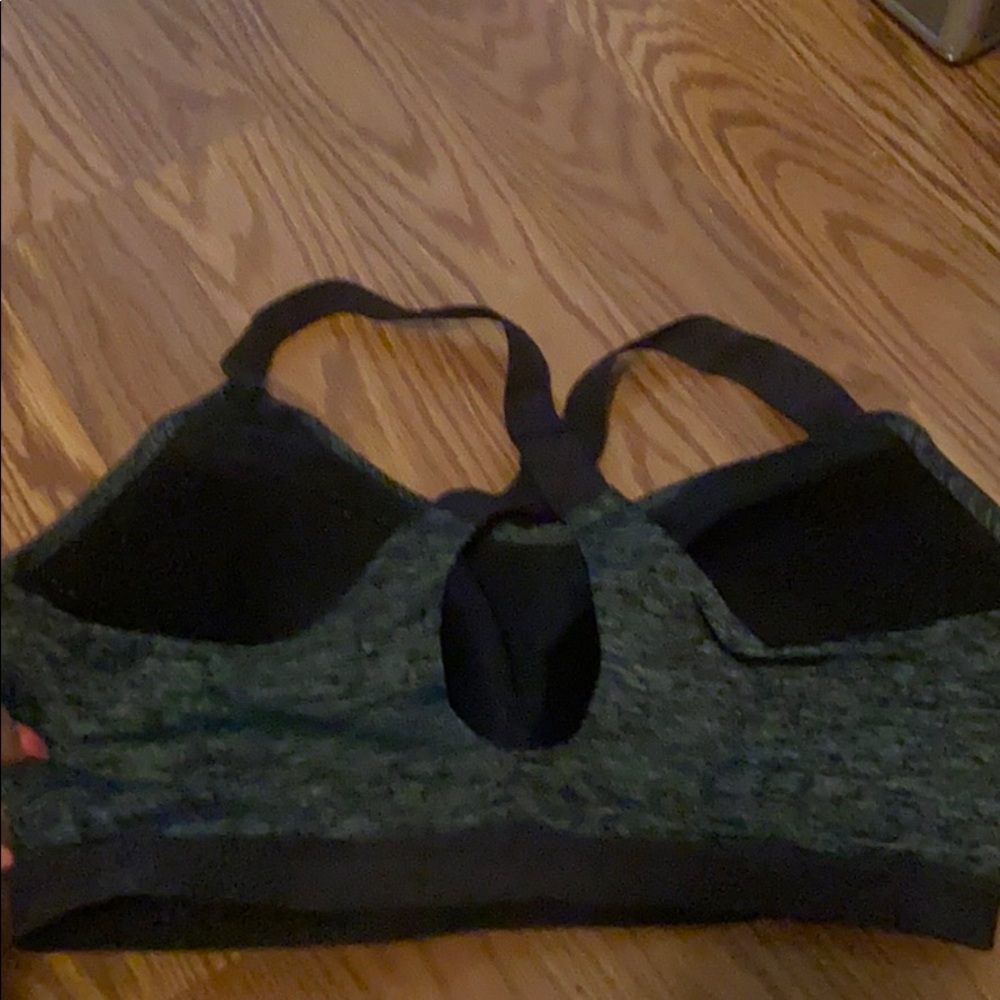 Sports bra - Picture 2 of 3